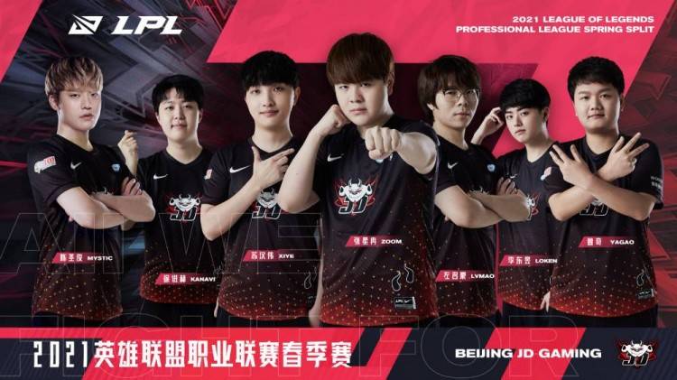 勇士盯上詹姆斯！湖人面临史诗级交易，西部格局生变